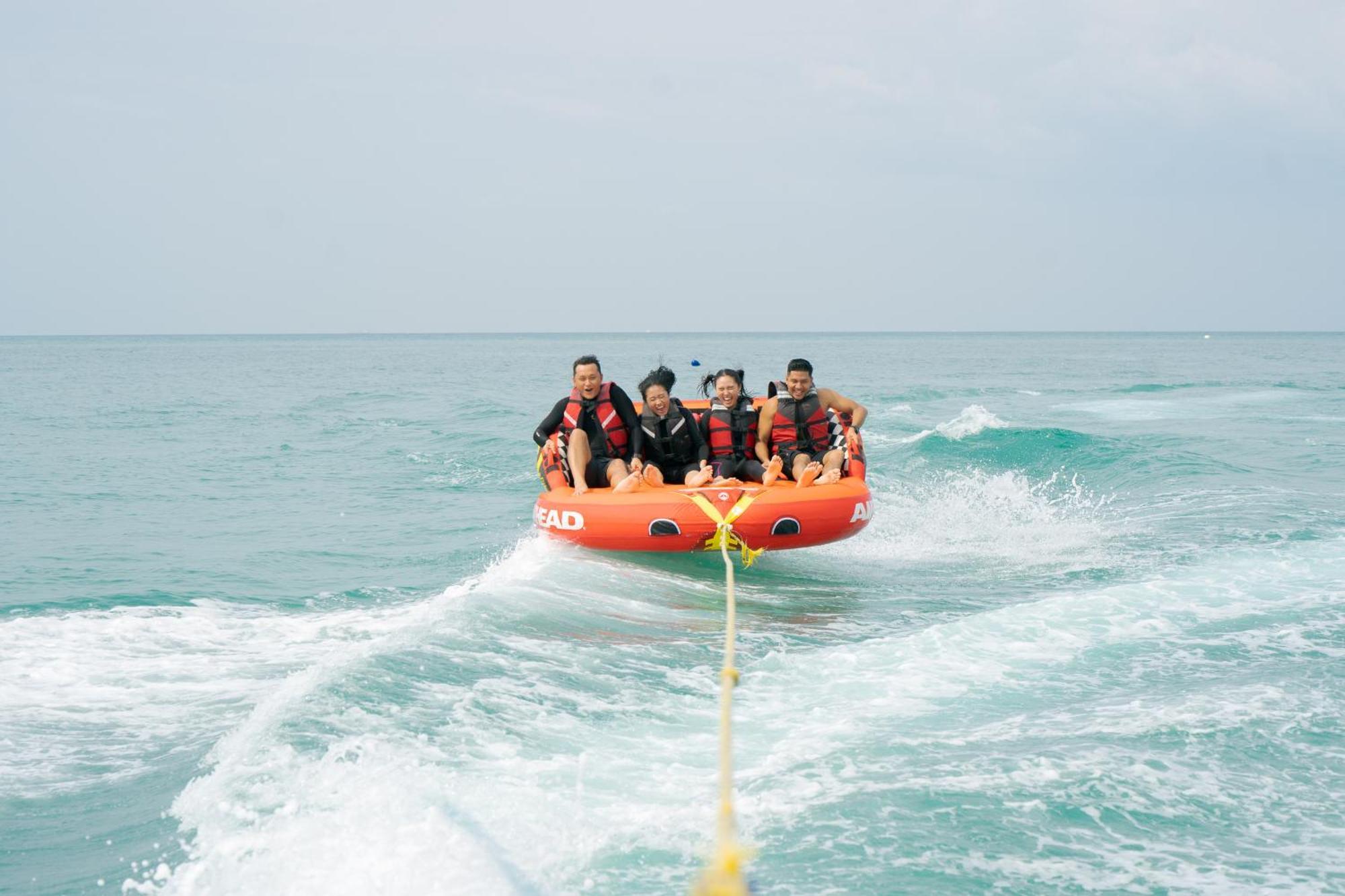 Nirwana Beach Club Lagoi Bagian luar foto