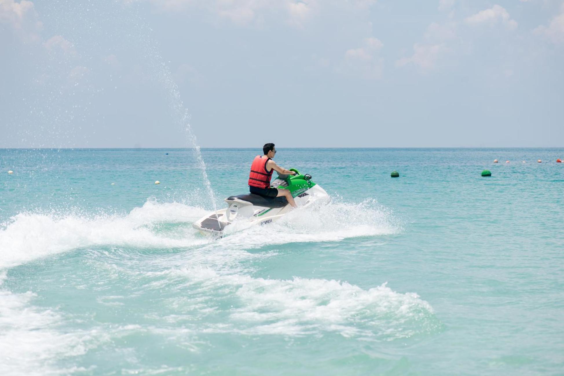 Nirwana Beach Club Lagoi Bagian luar foto