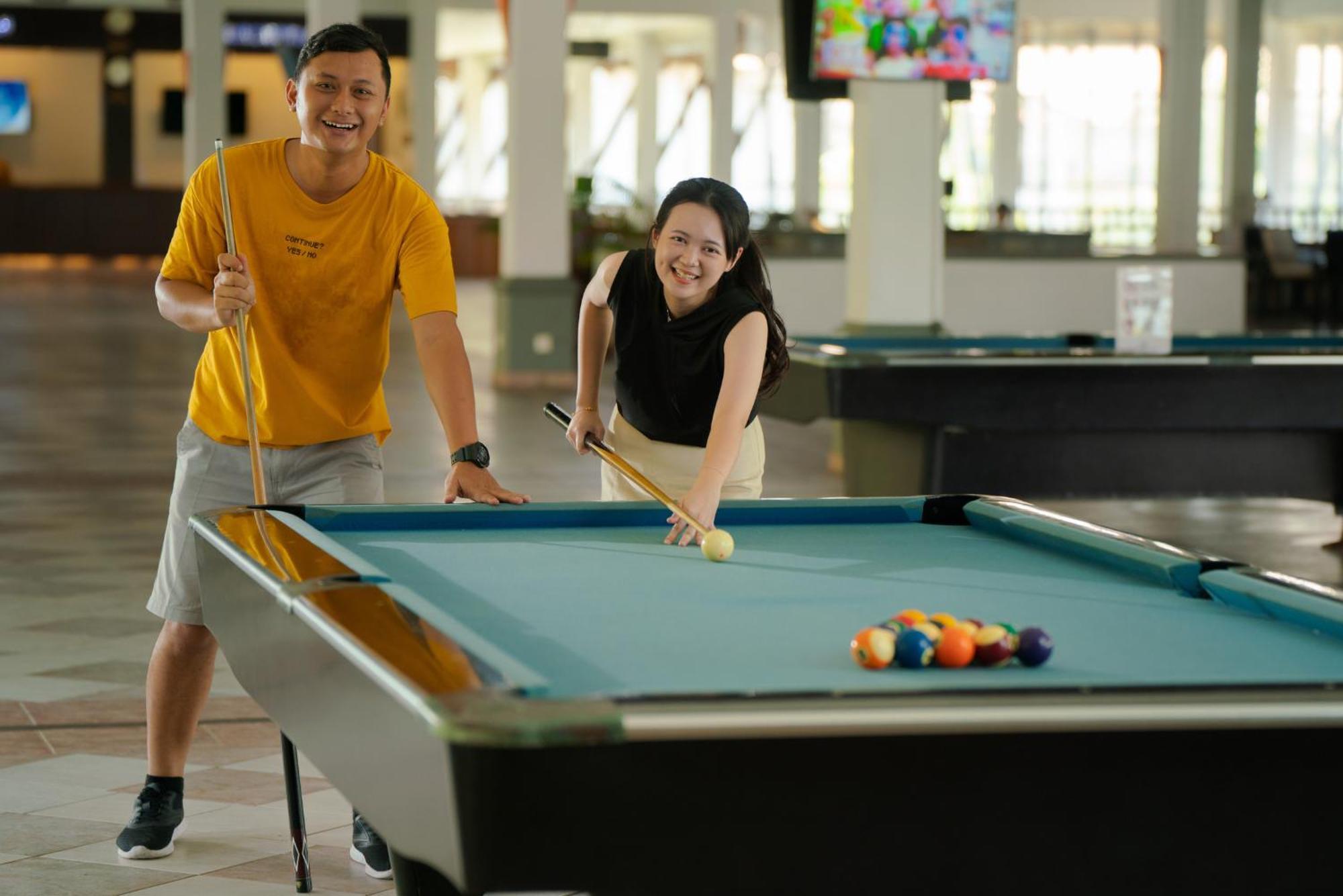 Nirwana Beach Club Lagoi Bagian luar foto