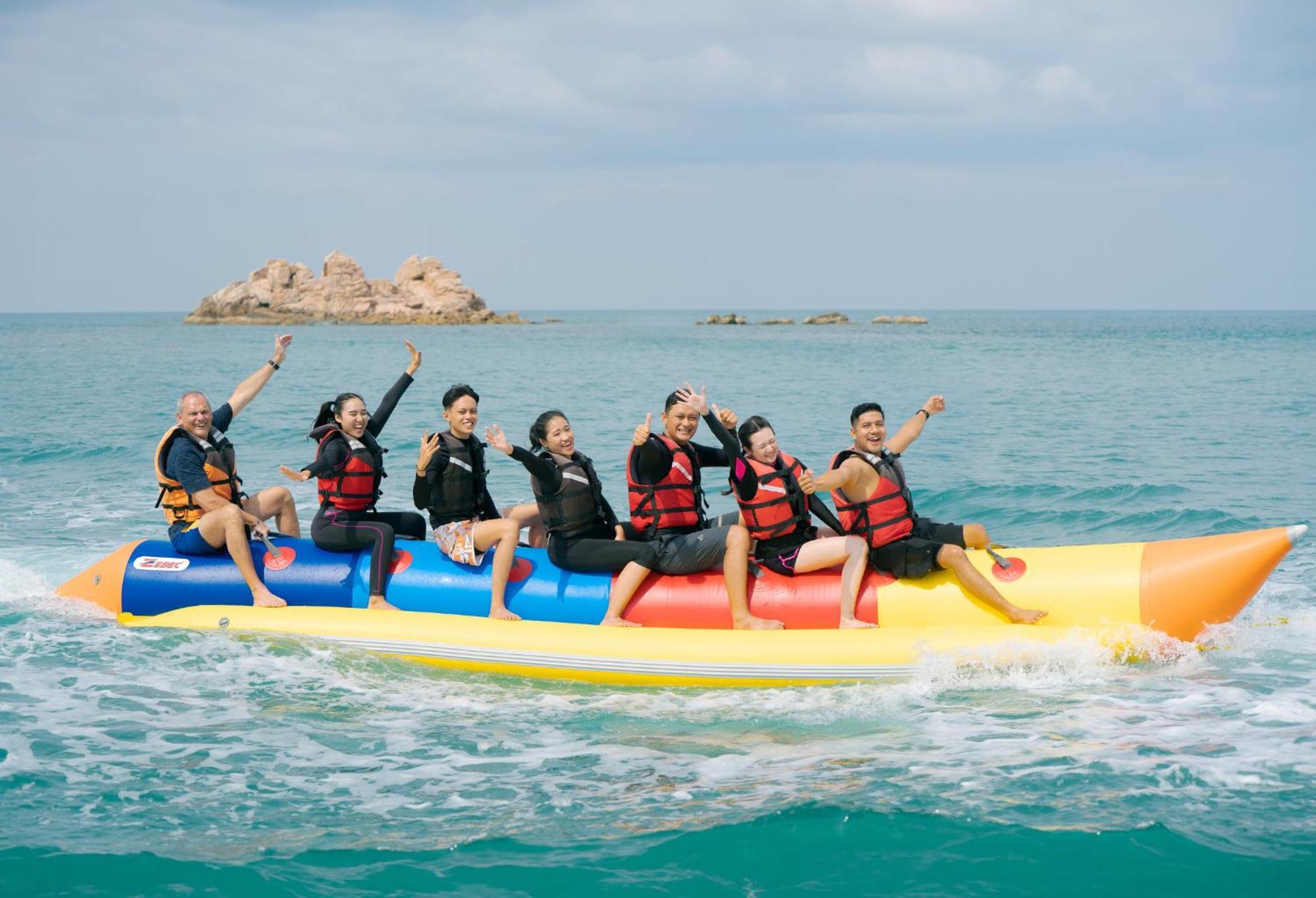 Nirwana Beach Club Lagoi Bagian luar foto