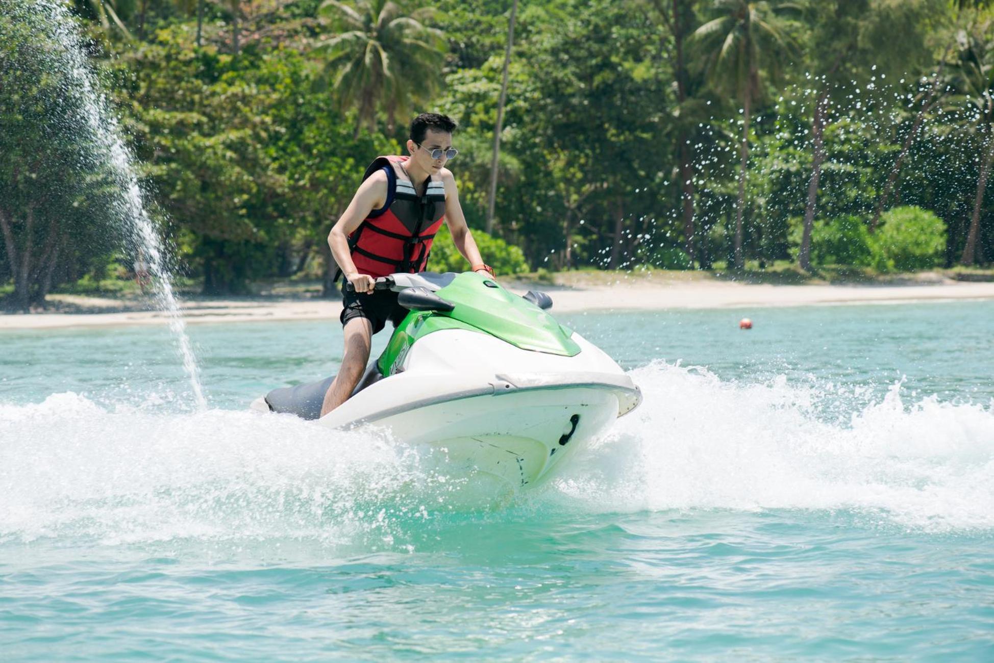 Nirwana Beach Club Lagoi Bagian luar foto